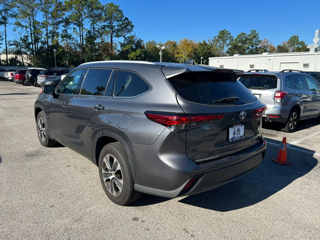 2022 Toyota Highlander XLE 5