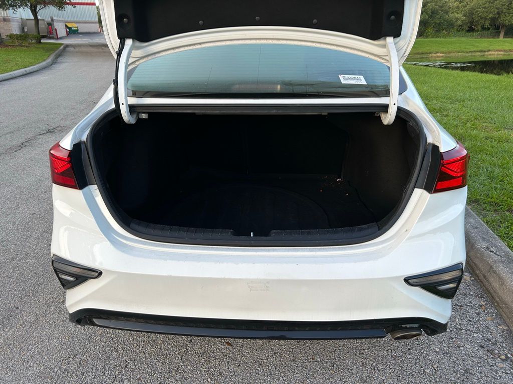 Thumbnail: 2021 Kia Forte - 10