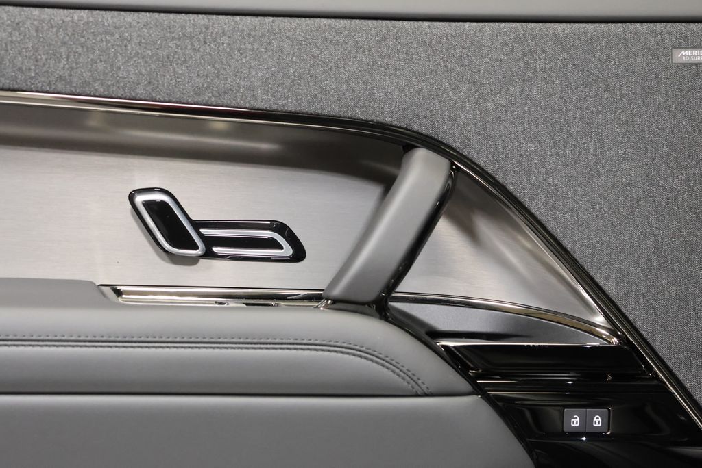 Thumbnail: 2026 Land Rover Range Rover Sport - 32