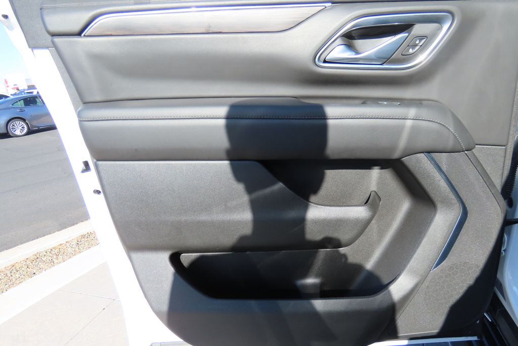 Thumbnail: 2023 Chevrolet Suburban - 25