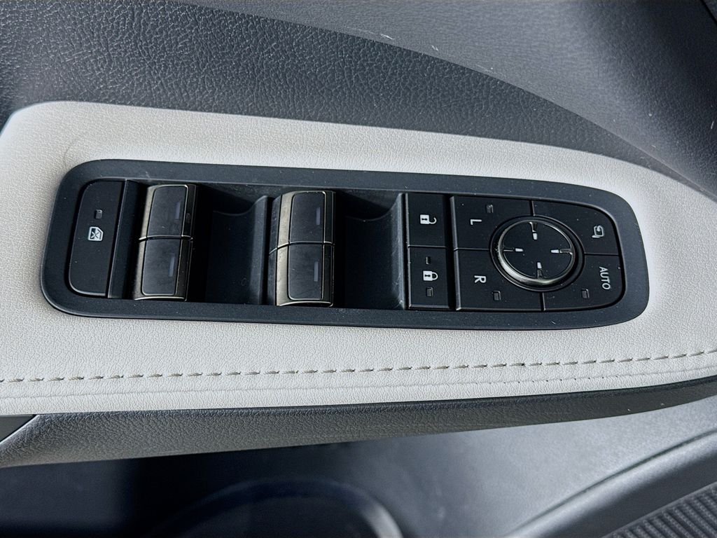 Thumbnail: 2025 Lexus RX - 18