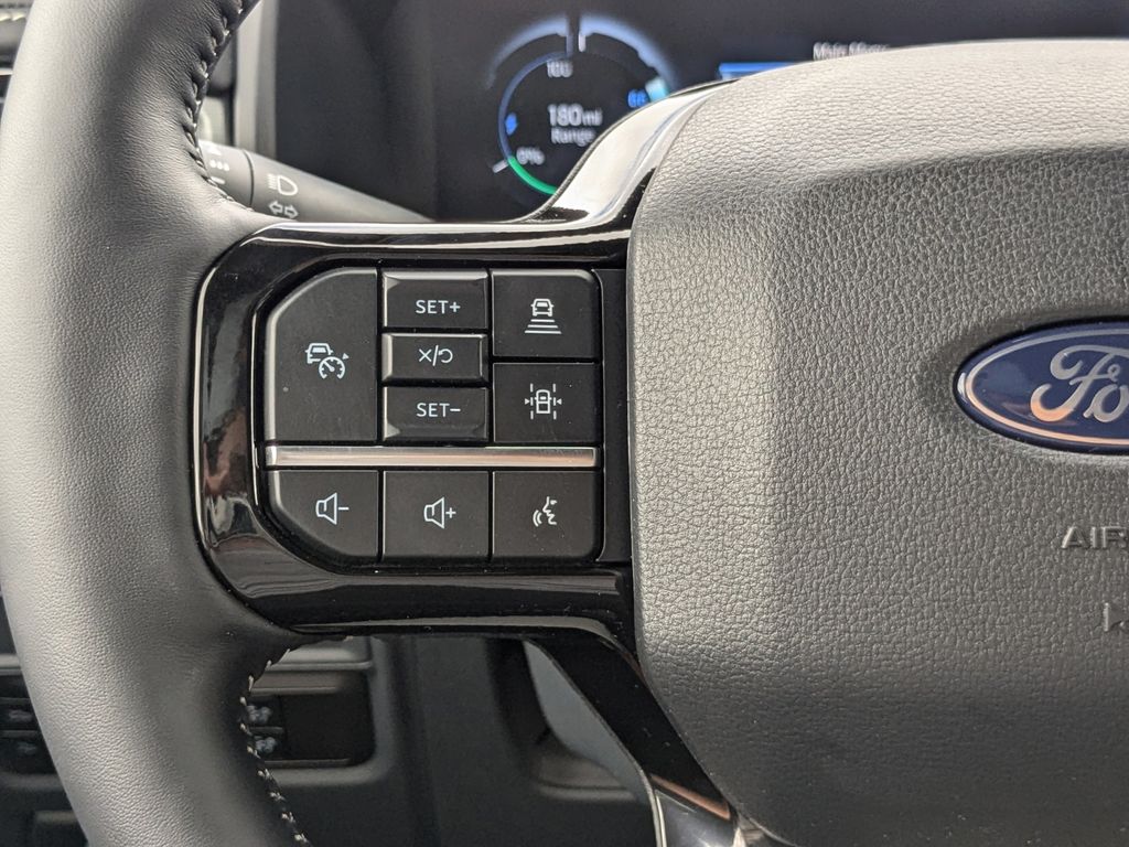 2025 Ford F-150 Lightning Platinum