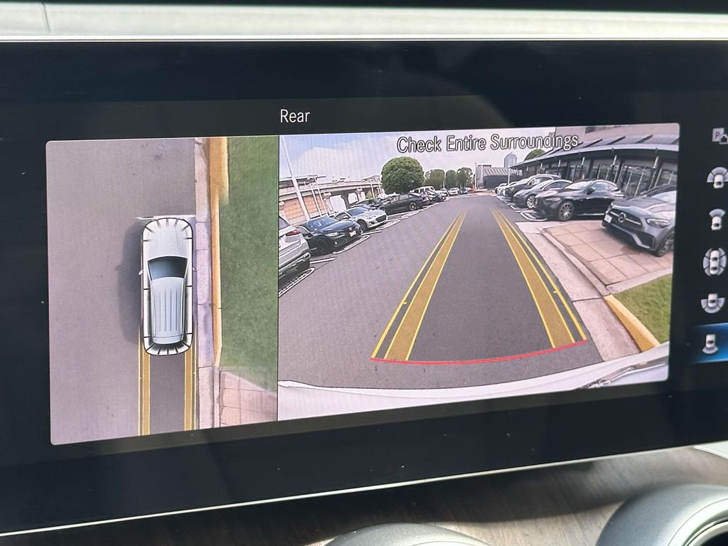 2021 Mercedes-Benz GLC 300 10