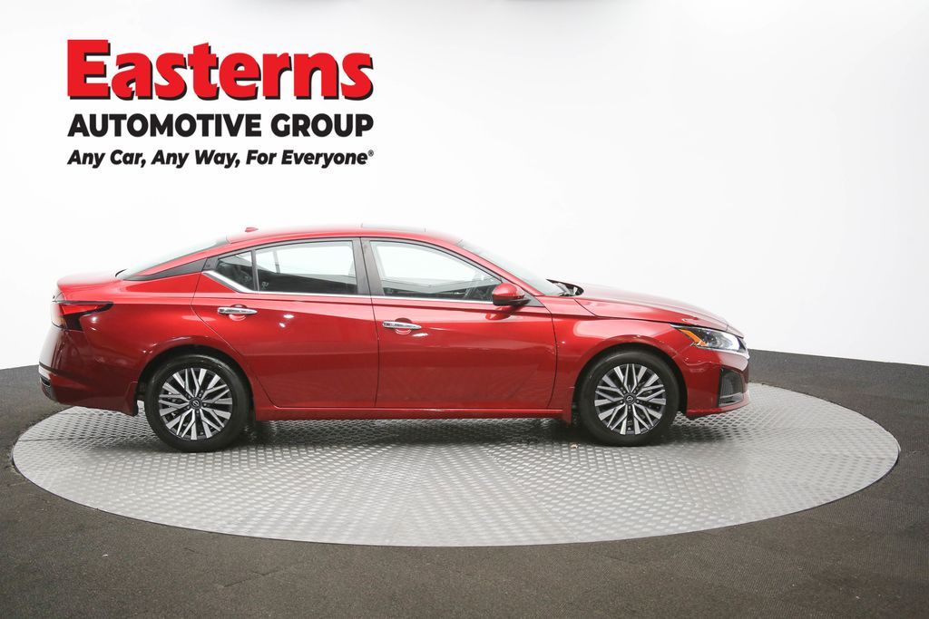 Used 2023 Red Nissan 2.5 SV image 43