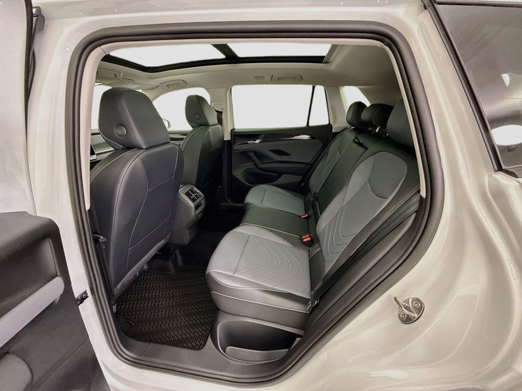 Thumbnail: 2026 Volkswagen Tiguan - 17