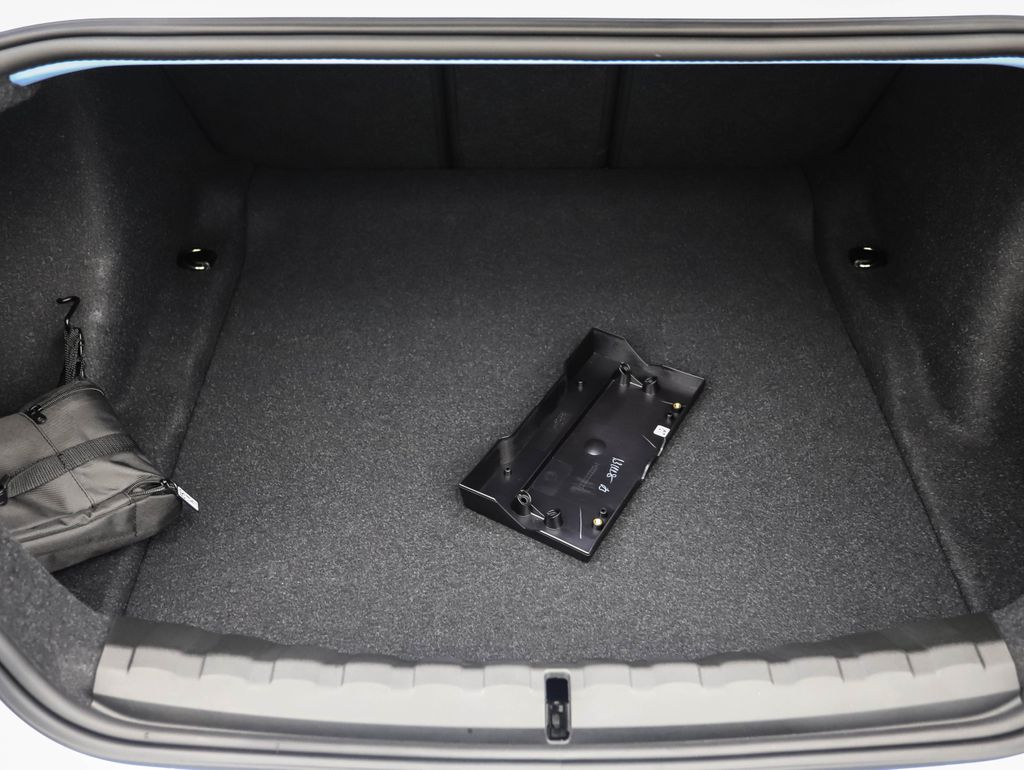 Thumbnail: 2025 BMW M2 - 24