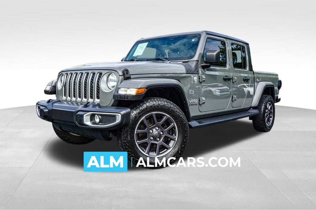 Sting-Gray Clearcoat 2021 Jeep Gladiator Pickup Truck Four-Wheel Drive 8-Speed Automatic