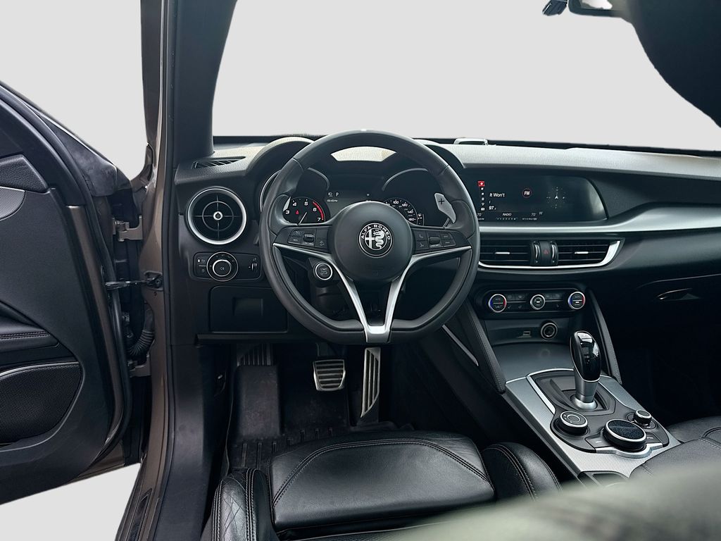 Used 2019  Alfa Romeo Ti image 26