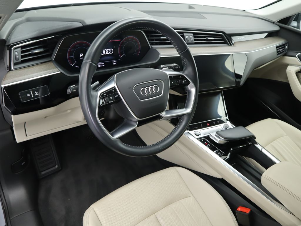 2021 Audi e-tron Premium Plus 9