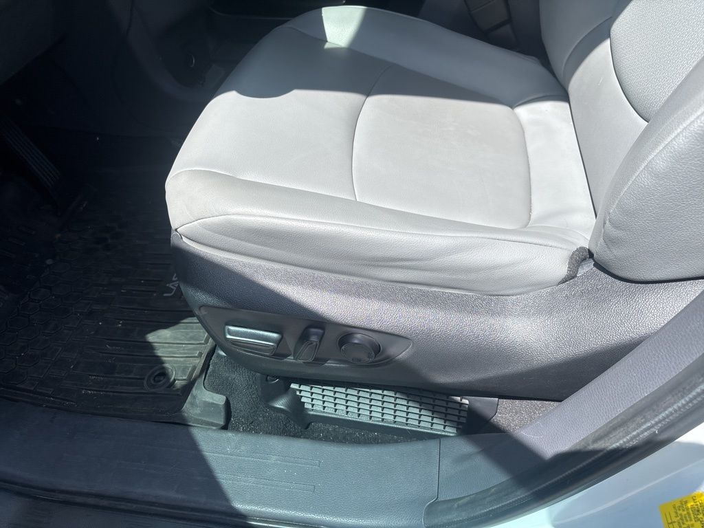 Thumbnail: 2022 Toyota Sienna - 9
