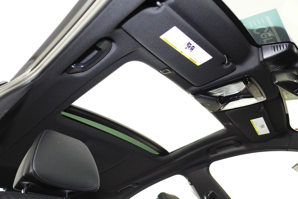 Thumbnail: 2022 BMW 5 Series - 17