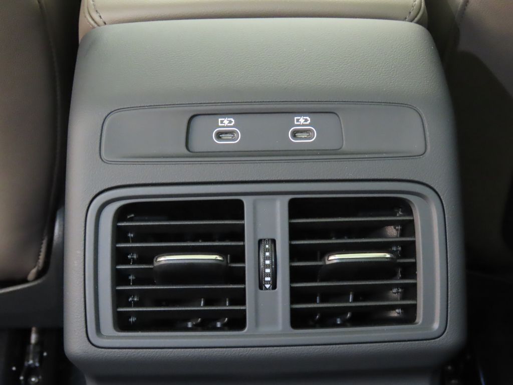 Thumbnail: 2025 Audi Q5 - 23