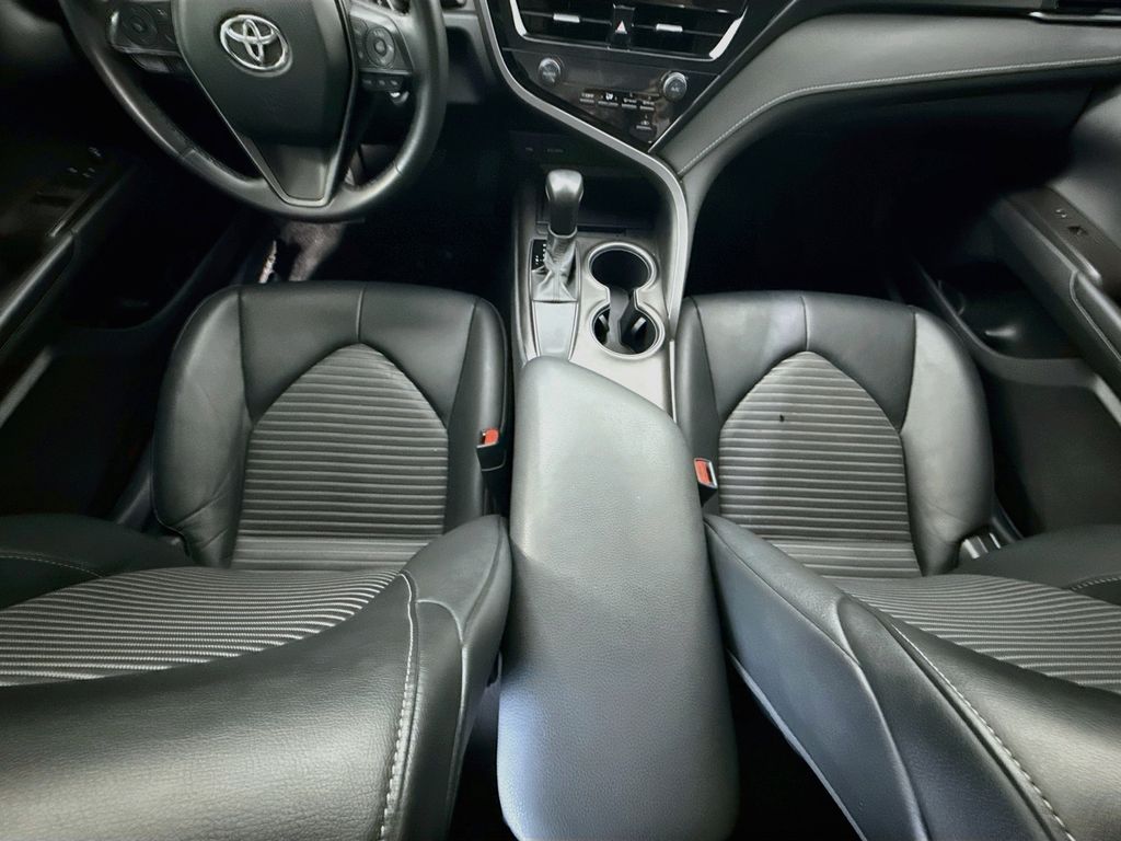 Thumbnail: 2021 Toyota Camry - 16