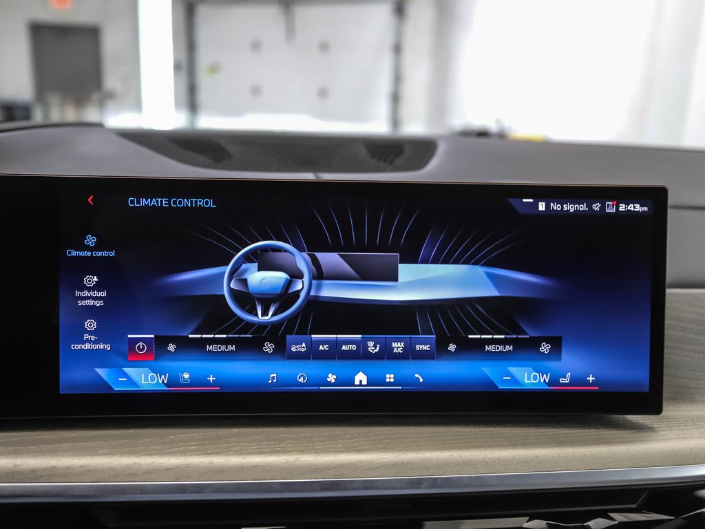 Thumbnail: 2024 BMW X7 - 18