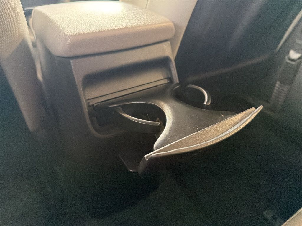 Thumbnail: 2017 Hyundai Elantra - 31