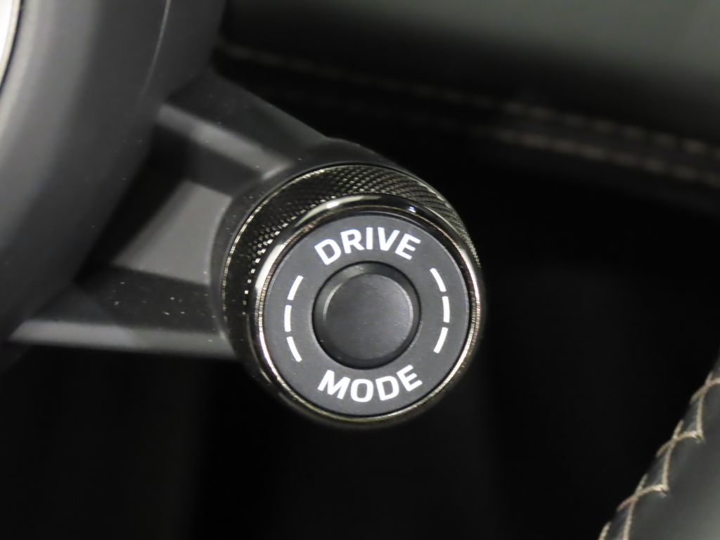 Thumbnail: 2025 Porsche Taycan - 23