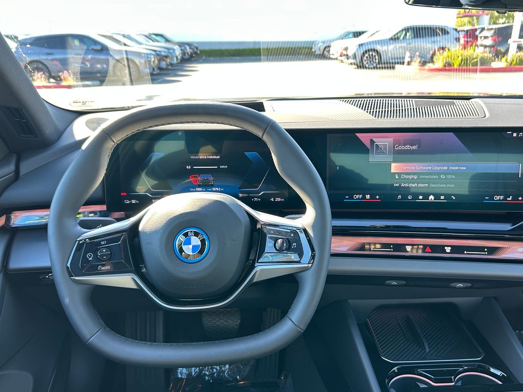 Thumbnail: 2025 BMW i5 - 17