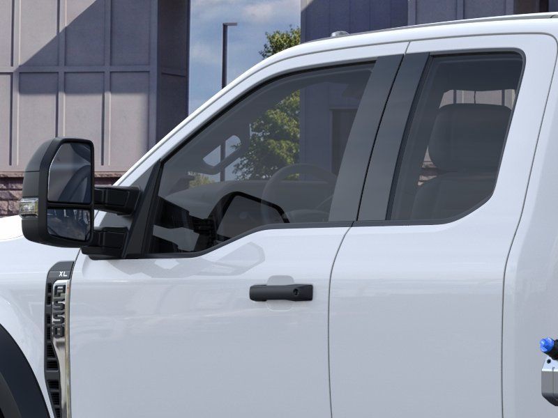 2025 Ford F-550SD XL
