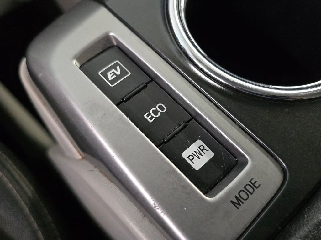 2015 Toyota Prius V Two photo 25