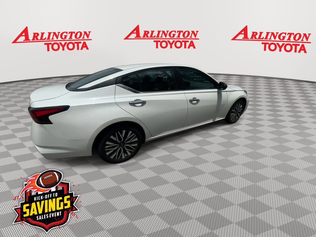 Used 2024 Nissan Altima Sedan