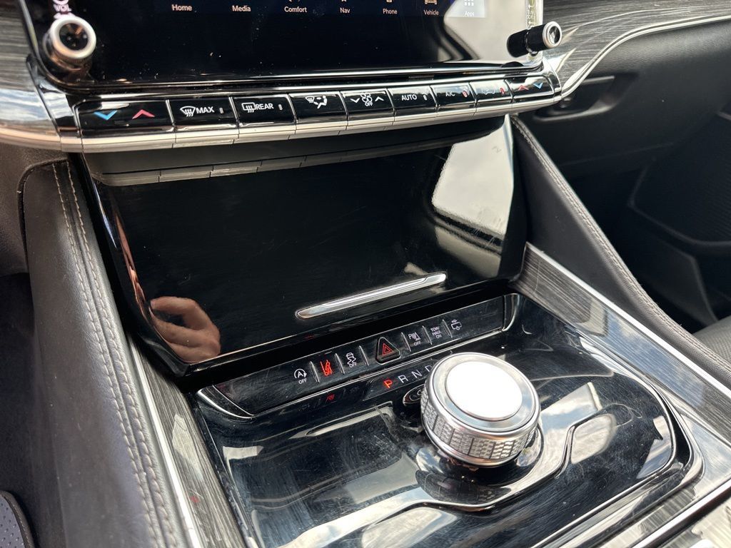 Used 2022 White Jeep Series II image 36