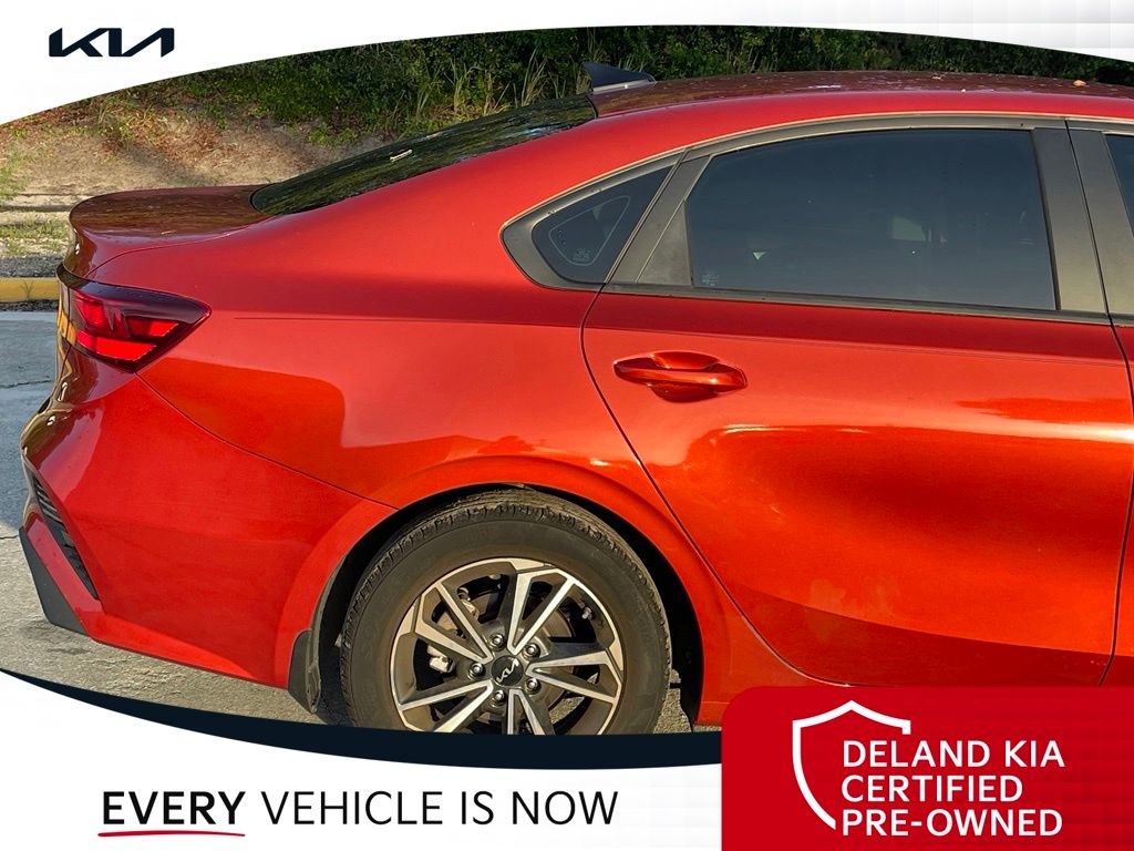 2023 Kia Forte LXS - Photo 3