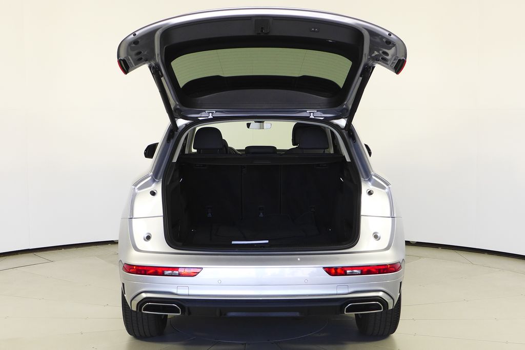 Thumbnail: 2023 Audi Q5 - 10