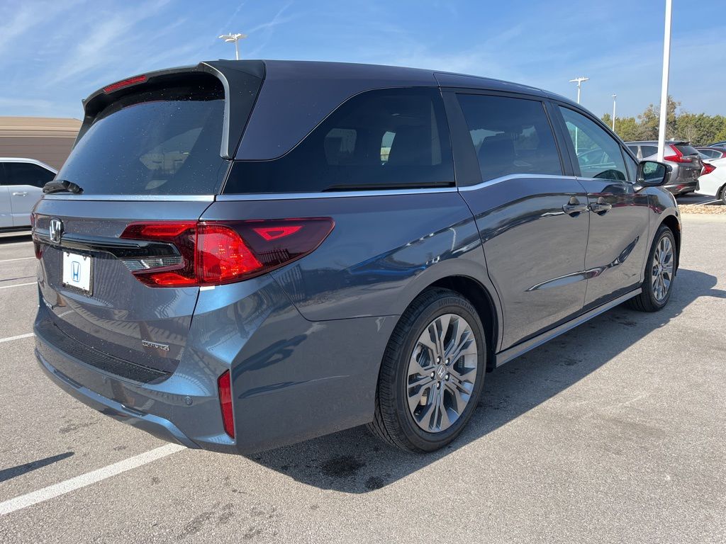 Thumbnail: 2026 Honda Odyssey - 3