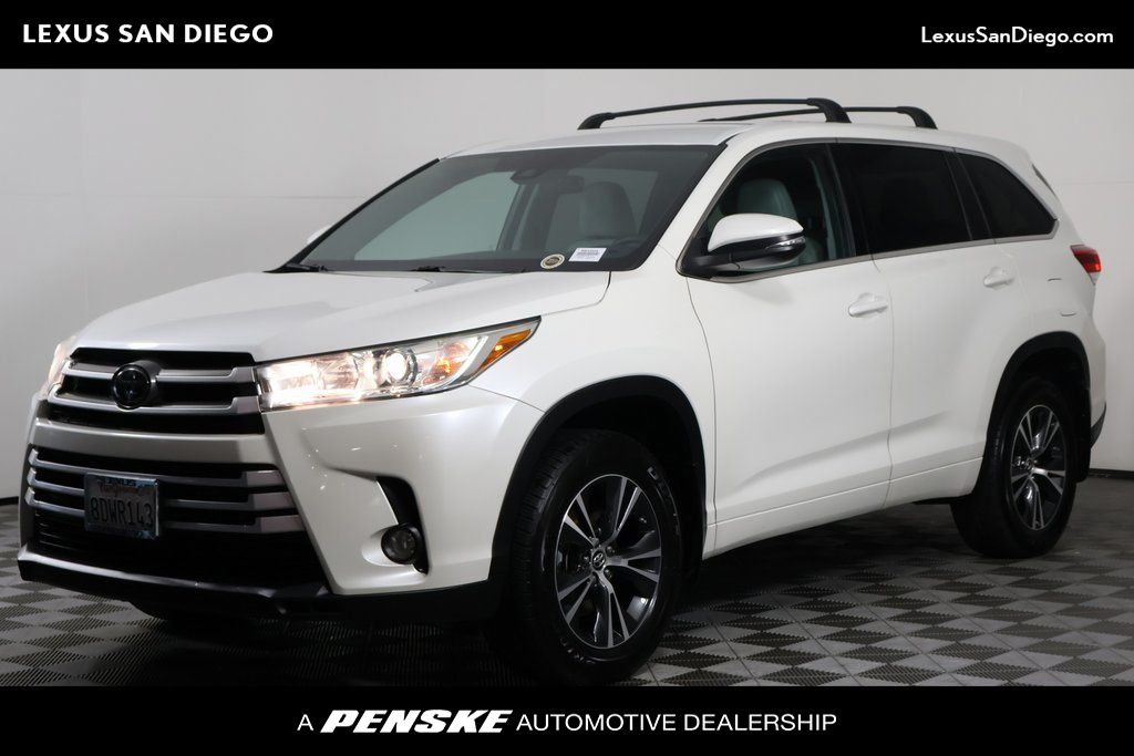 2018 Toyota Highlander Plus -
                San Diego, CA