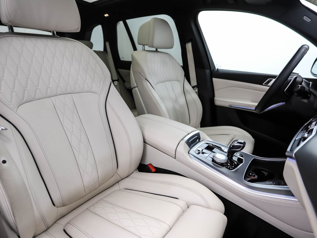 2022 BMW X5 xDrive45e 32