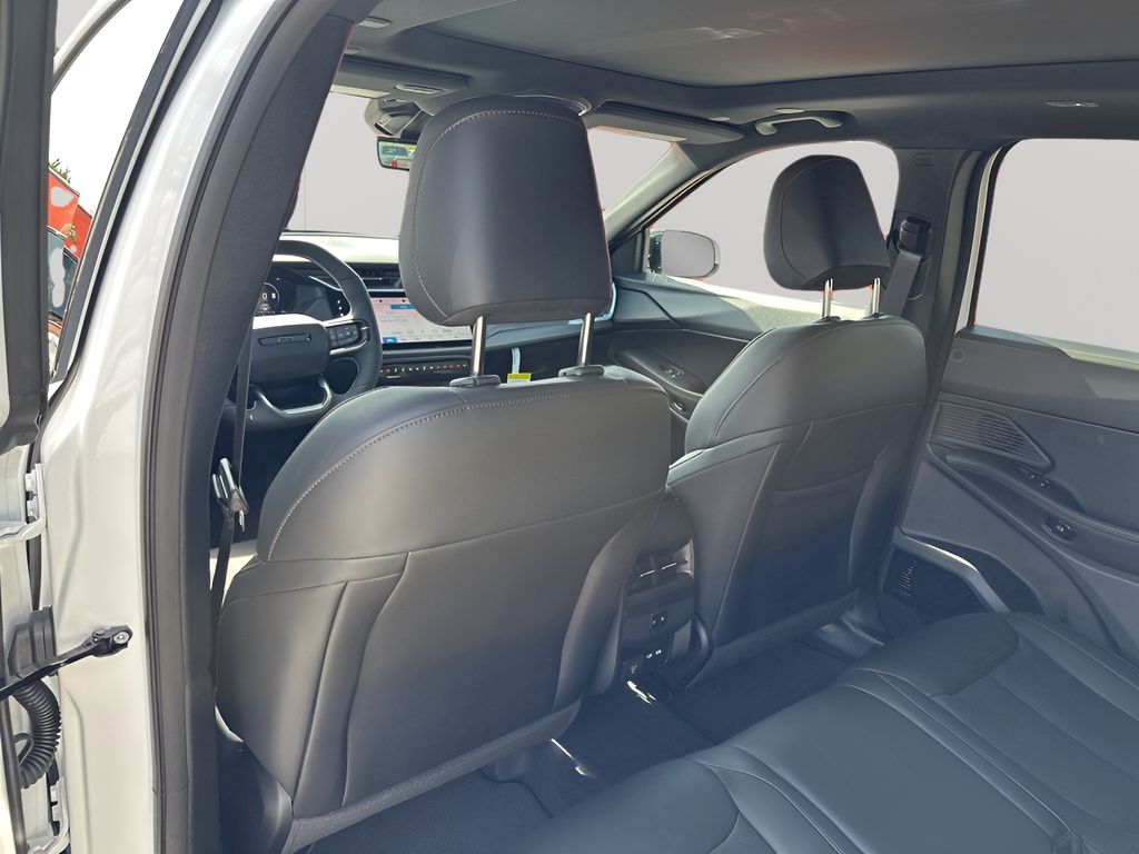 New 2026 White/off-white Jeep Overland image 18