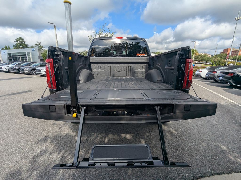 2025 Ford F-150 Black Widow