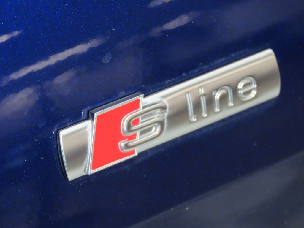 Thumbnail: 2023 Audi Q4 e-tron - 11