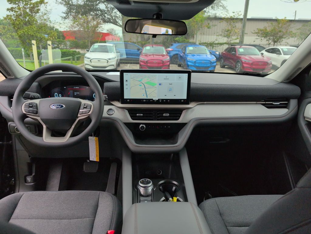 2026 Ford Explorer photo 2