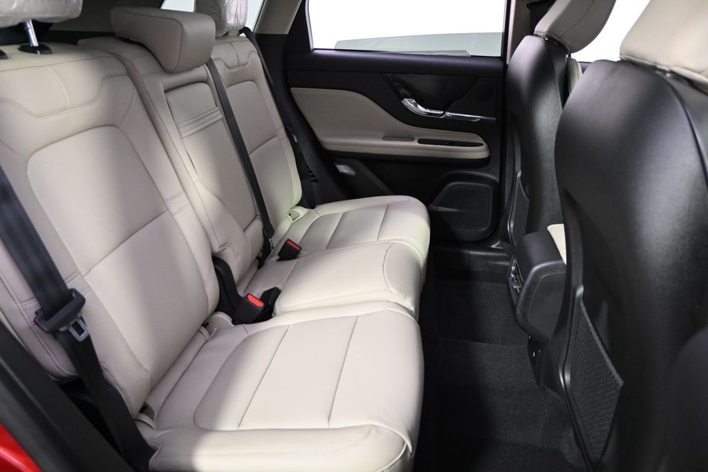 New 2026 Red Lincoln Premiere image 18