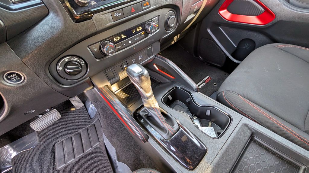 Used 2024 Nissan Frontier PRO-4X 4D Crew Cab