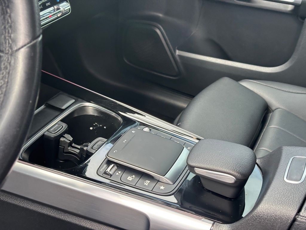 Used Car 2021 Mercedes-benz Glb  Glb 250 For Sale Under $30,000 In Austin, Texas