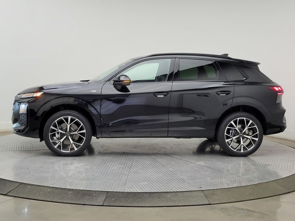 Thumbnail: 2026 Audi Q3 - 3