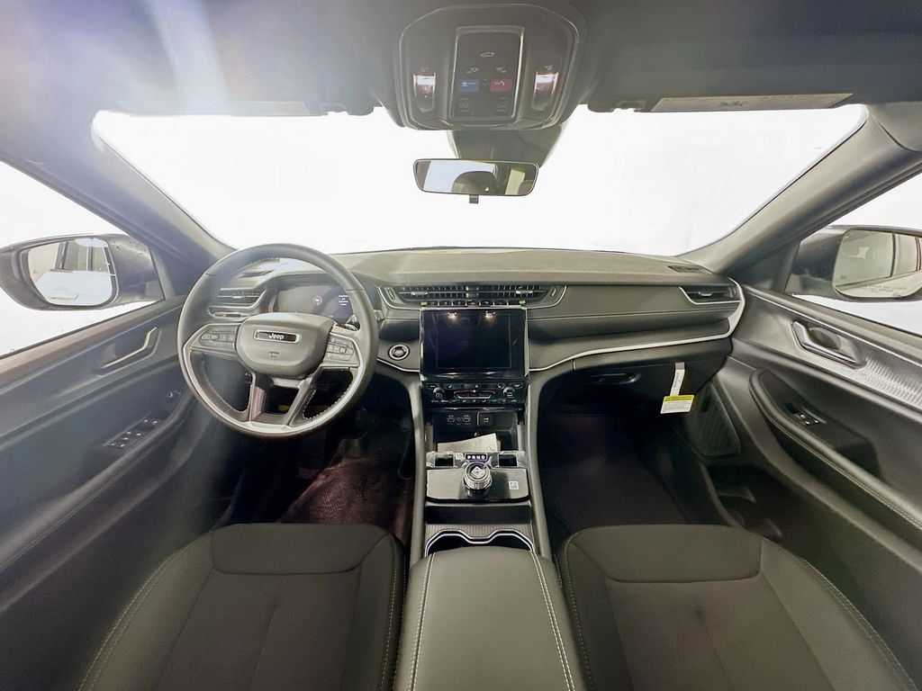 New 2026 White/off-white Jeep Laredo image 9