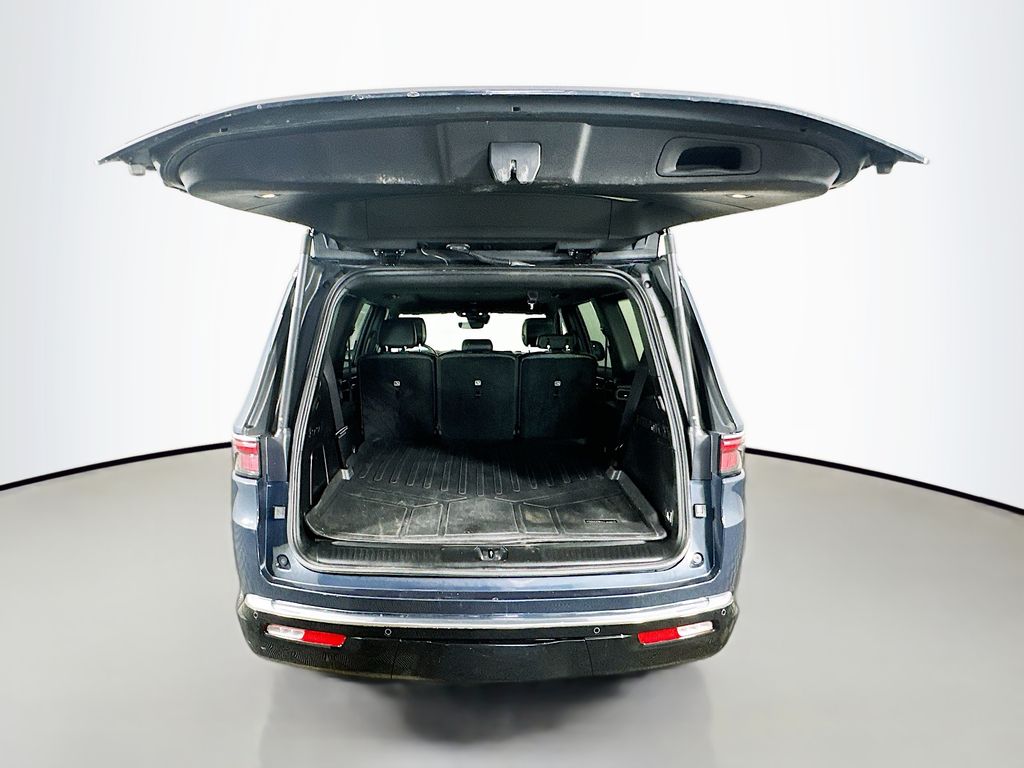 Used 2023 Gray Jeep Base image 30