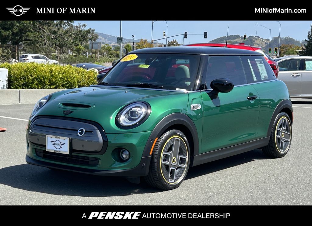 2021 MINI Cooper SE Hero Image