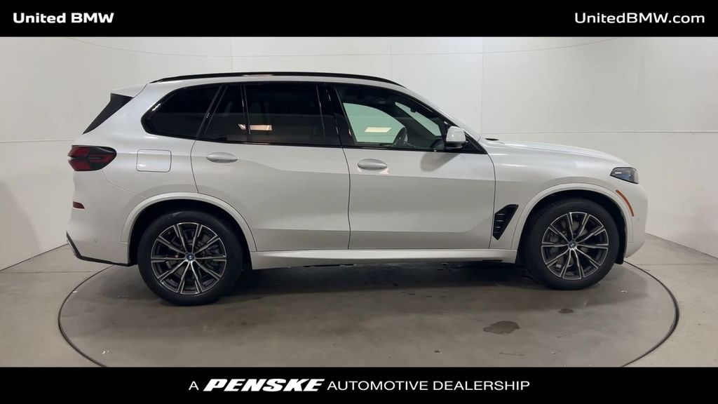 2025 BMW X5 xDrive50e 9