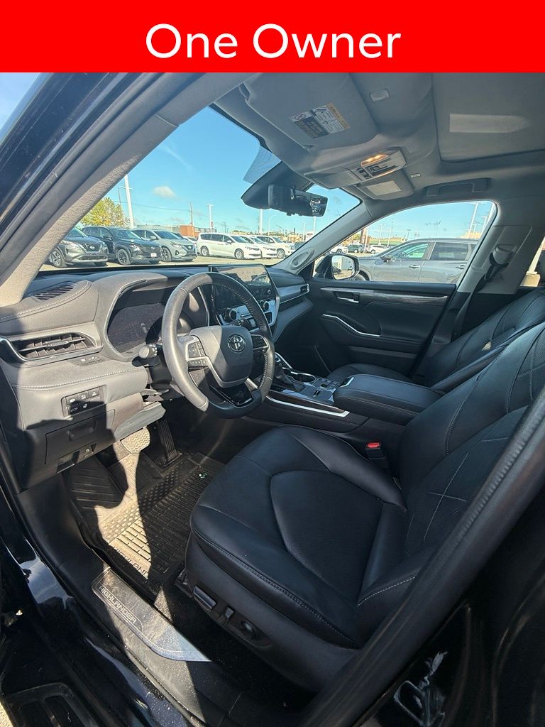 Used 2025 Toyota Highlander Platinum with VIN 5TDEBRCH2SS650924 for sale in Waite Park, Minnesota