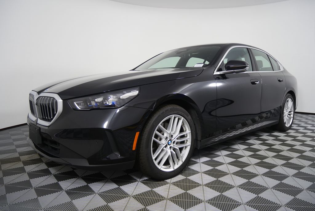 2025 BMW 5 Series 530i 8