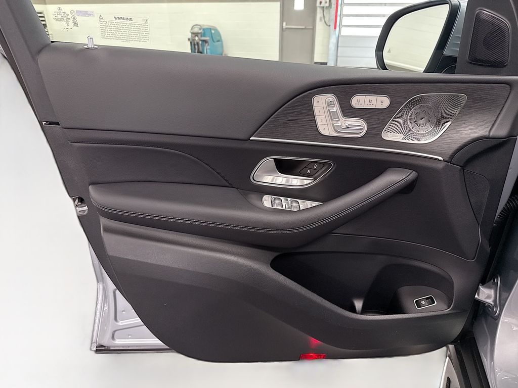 Thumbnail: 2026 Mercedes-Benz GLE - 23