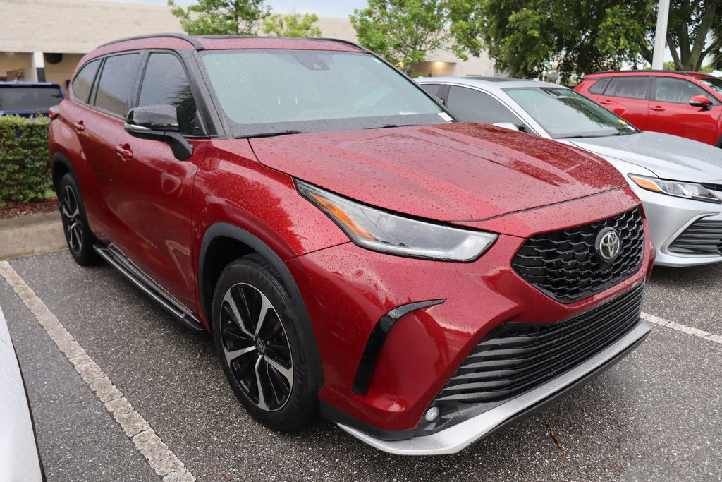 Thumbnail: 2022 Toyota Highlander - 6