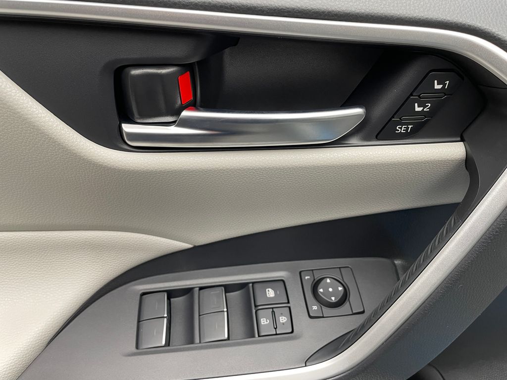 Thumbnail: 2025 Toyota RAV4 - 10