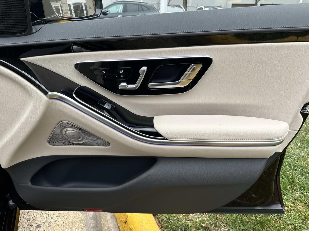 Thumbnail: 2023 Mercedes-Benz S-Class - 19