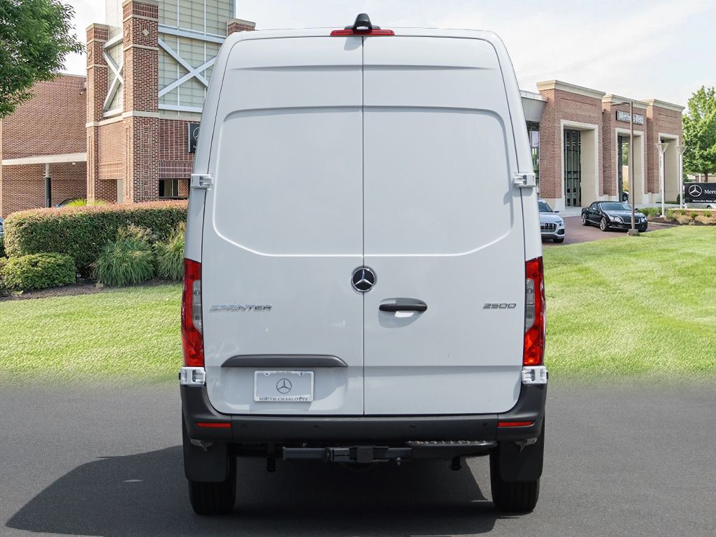 Thumbnail: 2025 Mercedes-Benz Sprinter - 6