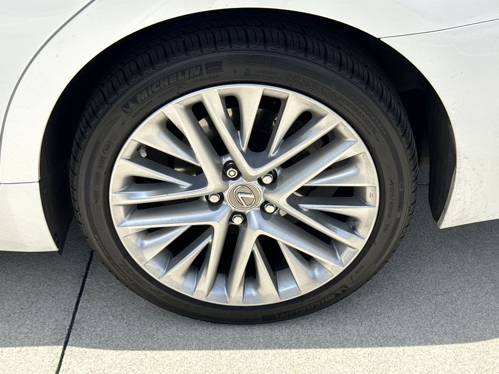 Thumbnail: 2015 Lexus ES - 31